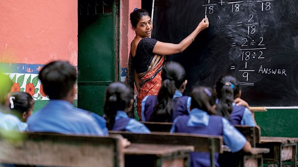 प्राइमरी शिक्षकों को सरकार का बड़ा तोहफा,कार्यरत शिक्षकों के लिए कराई जाएगी विशेष टीईटी 1 1000793448