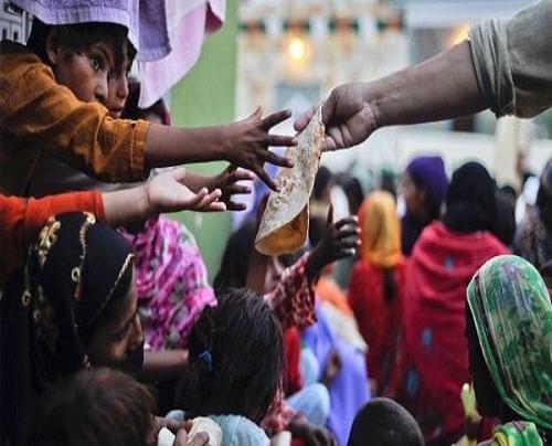 पाकिस्तान सरकार की प्राथमिकता में 'भूख' नहीं बल्कि सिर्फ 'युद्ध' है,दाने-दाने के लिए तरस रहे है पाकिस्तानी 1 1000796298