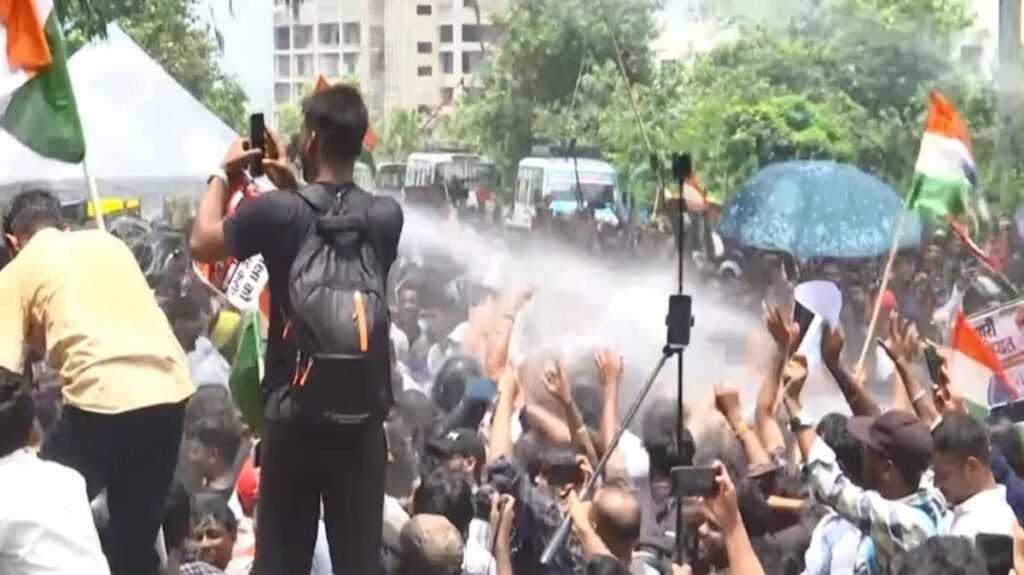 रांची में छात्रों का मार्च जारी,बैरिकेड्स तोड़ विधानसभा के पास पहुंचे सभी छात्र 1 1000808675