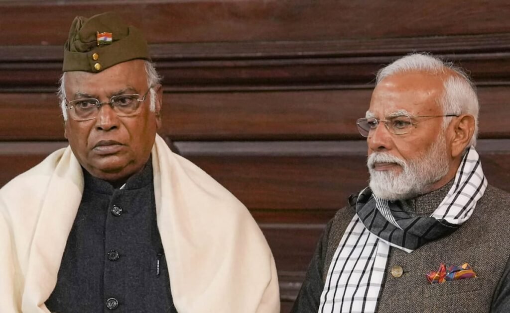 खरगे का मंच शुद्धिकरण करने पर गरमाई सियासत,मनुवादी सोच के साथ काम करती है BJP! 1 1000811647
