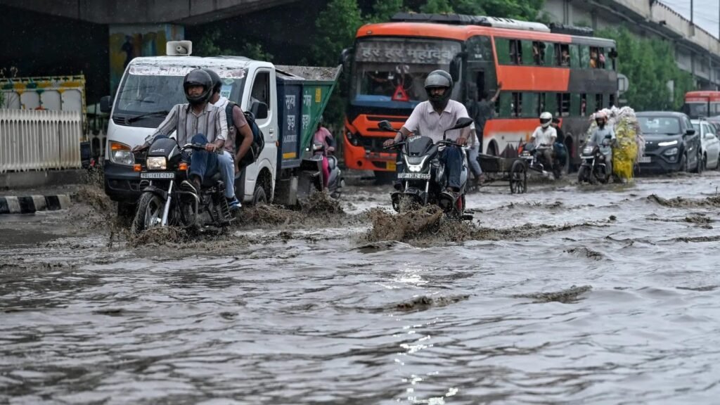 यूपी-बिहार में बारिश का दिखने लगा असर,उत्तराखंड में चारधाम यात्रा पर रोक 1 1000839986