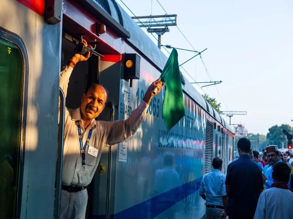 रेलकर्मियों को मिलेगा इतना बोनस,बड़ा फैसला लेने जा रही है मोदी सरकार 1 1000853565