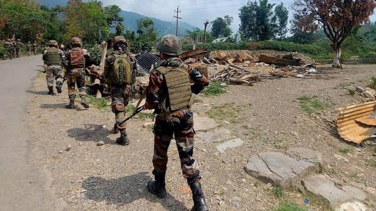 मणिपुर में बिगड़ी हालात,सरकार से नहीं संभल रहा स्थिति? 1 1000049927