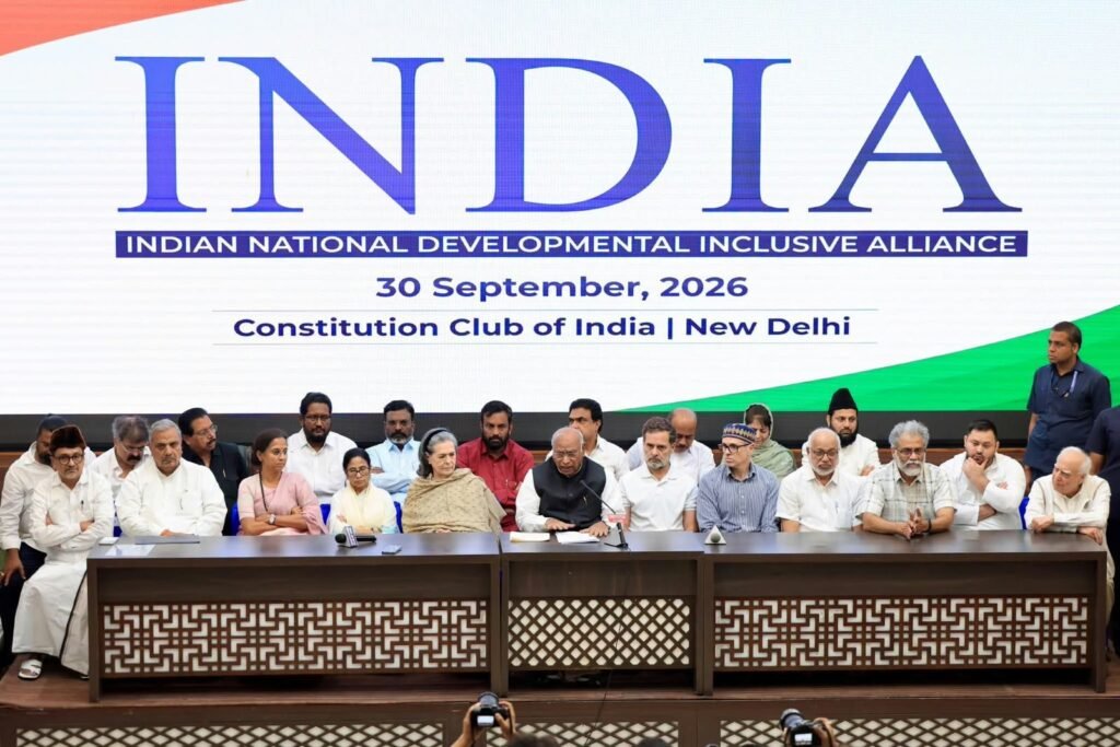 हम सब एकजुट रहेंगे,मिलकर लड़ेंगे तो जरूर सफल होंगे-राहुल गांधी ने विपक्ष के नेताओं से की आग्रह 1 1000865465