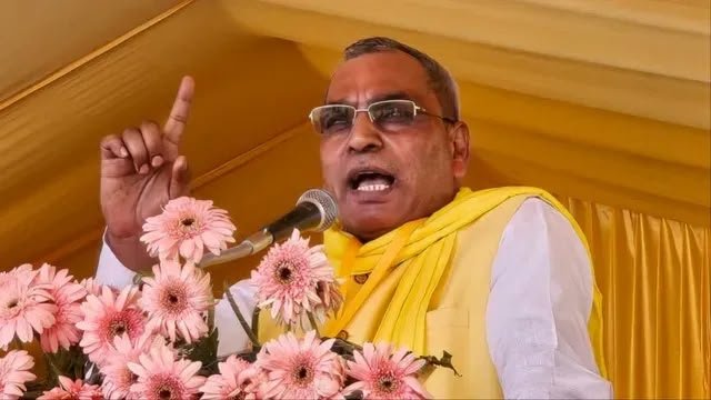 अखिलेश के बयान पर ओपी राजभर का पलटवार,विधायक अब्बास अंसारी को लेकर छिड़ी बहस 1 1000867244