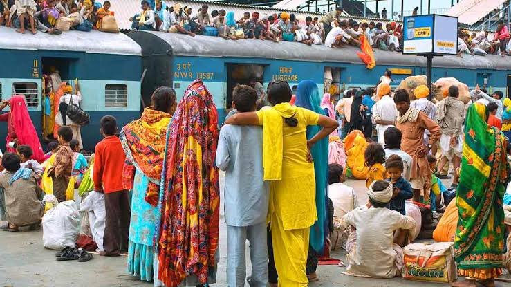 यात्रियों के लिए रेलवे ने दी बड़ी राहत,दिवाली-छठ को लेकर चलेंगी कई स्पेशल ट्रेनें 1 1000872891